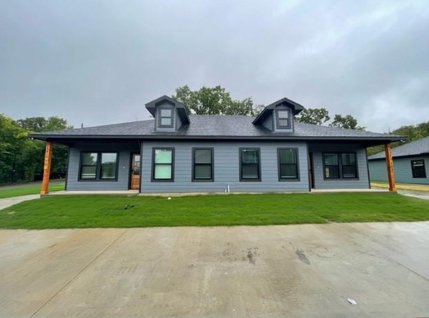 1215 Oak Drive #105